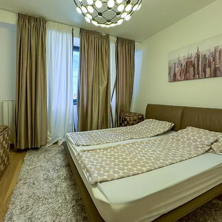 Waterfront Diamond Apartment *